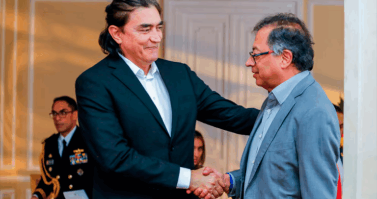 gustavo-bolivar-petro