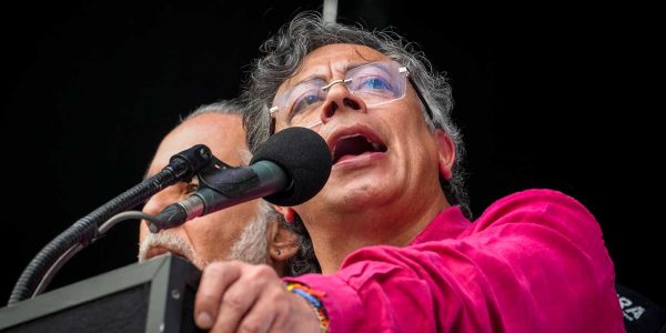 PETRO-DEFIENDE-CONSTITUYENTE-600x300