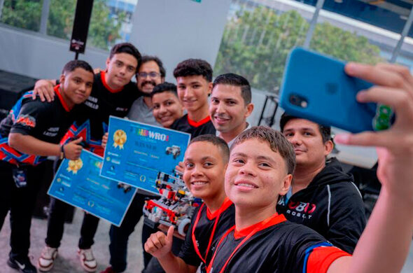 JOVENES