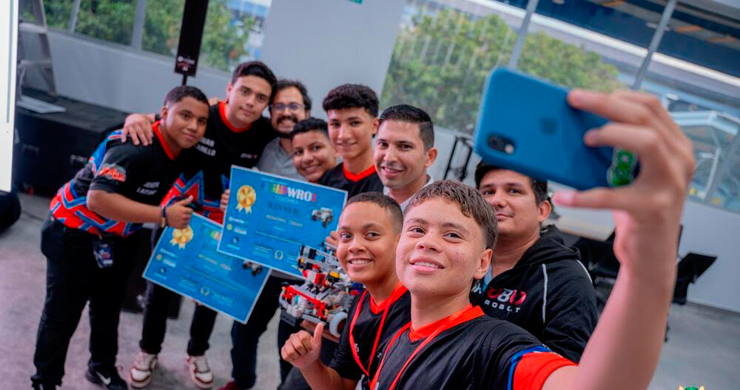 JOVENES