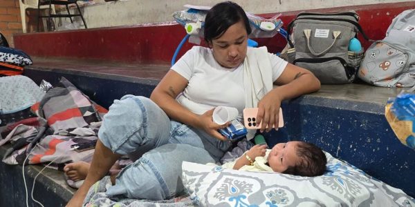 ONU-UNICEF-TERREMOTO-EN-COLOMBIA-MADRE-Y-SU-HIJO-600x300